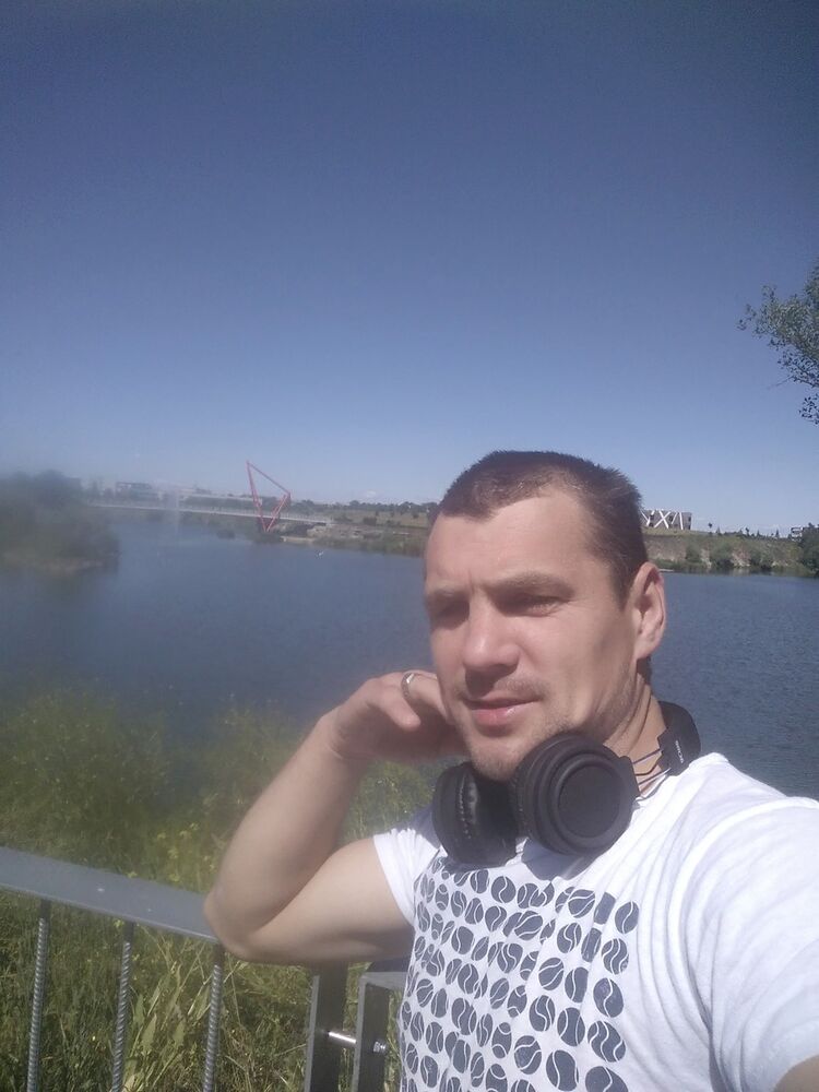  18834432  Anatoliy, 37 ,    