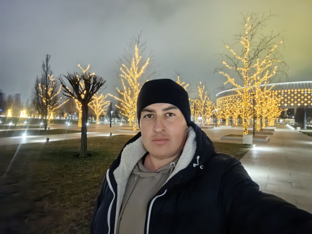  ,   Armen, 34 ,   ,   