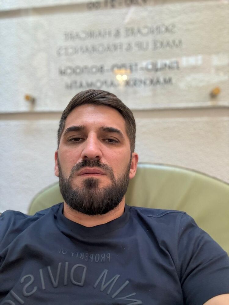  54757312  David, 36 ,    -