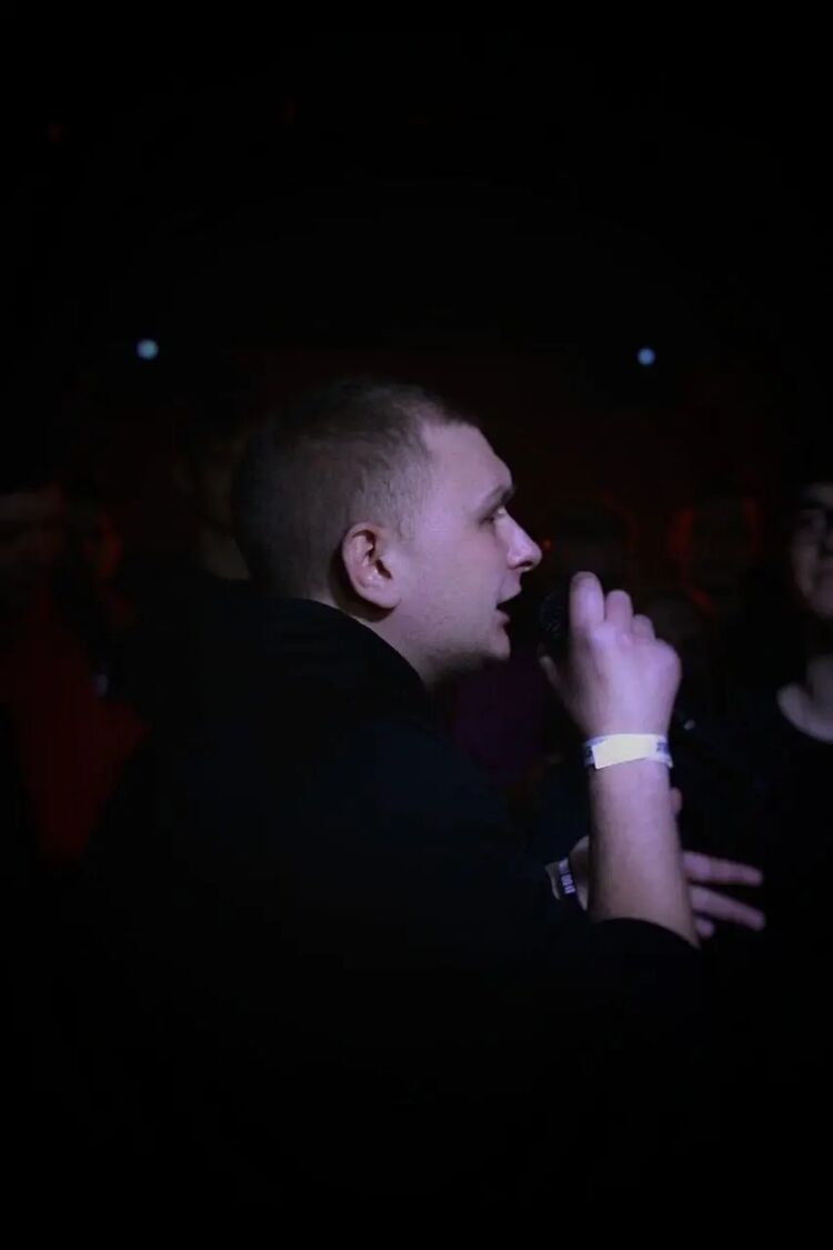  36620272  Denis, 23 ,     