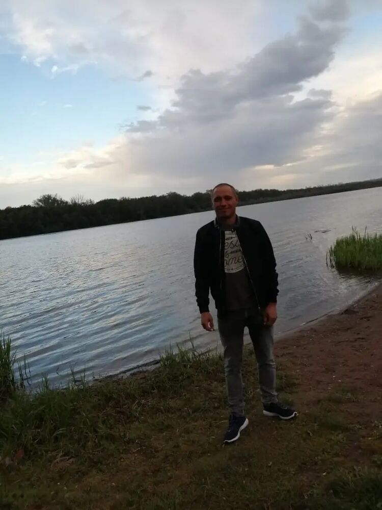  34611622  Igor, 38 ,    
