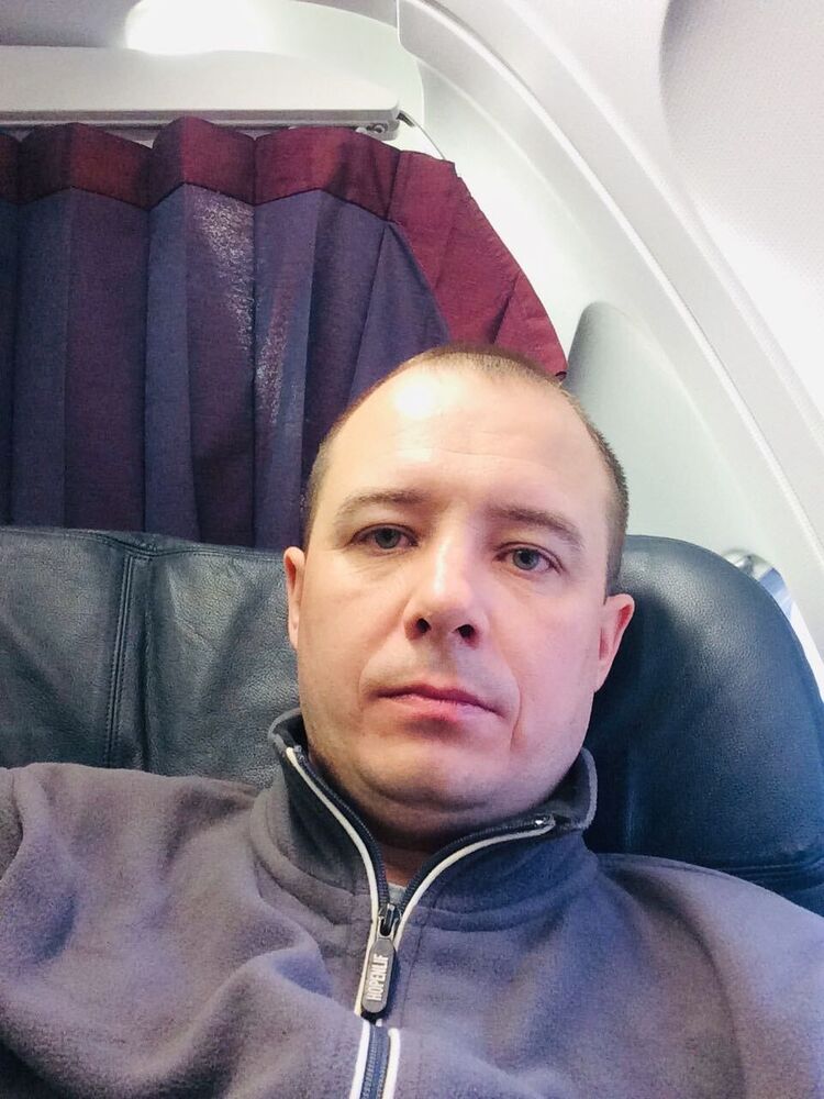  ,   Maxim, 44 ,   c 