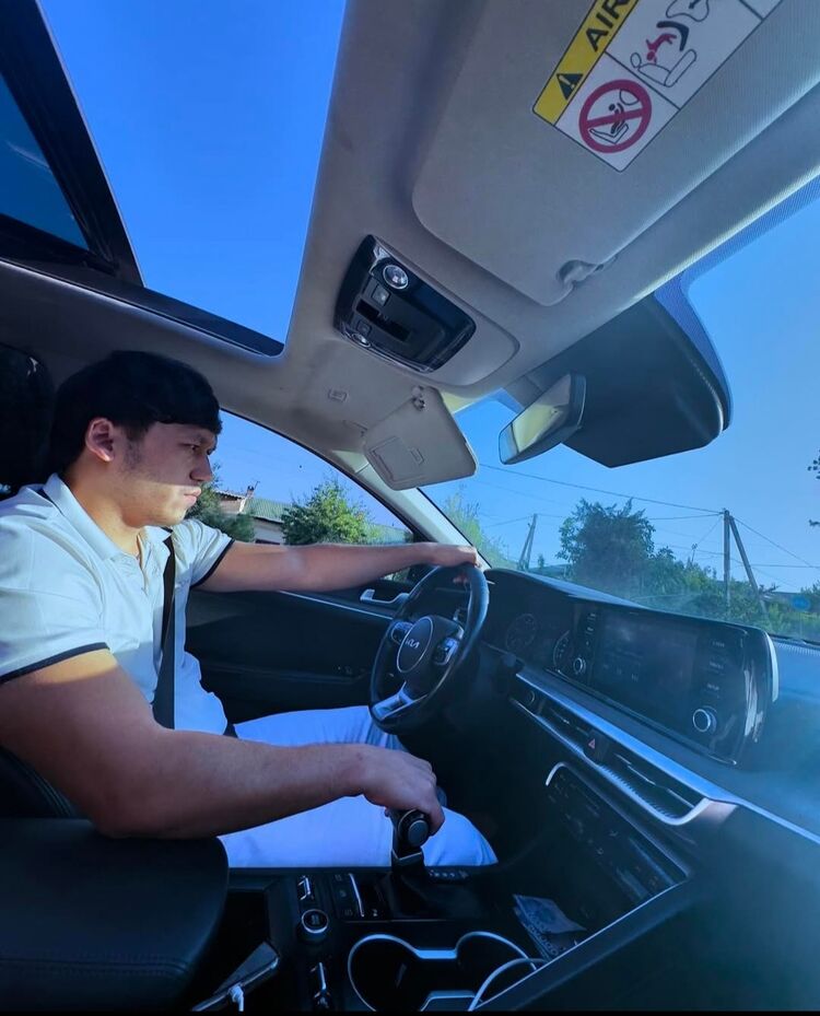  53887122  Ulugbek, 25 ,    