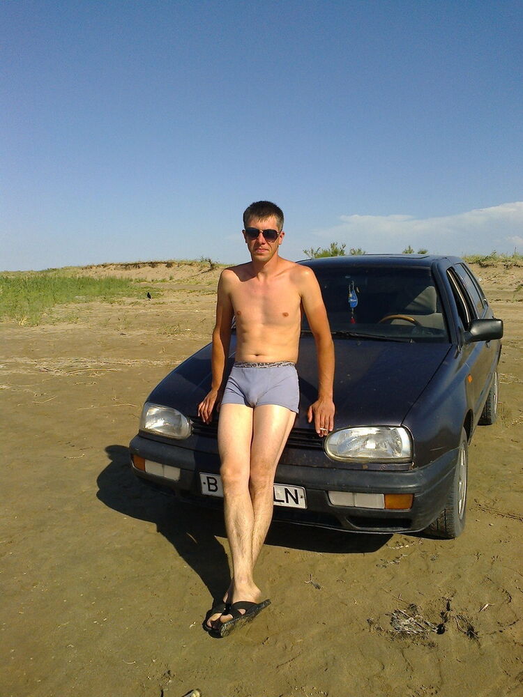  6828902  Nikolai, 35 ,    