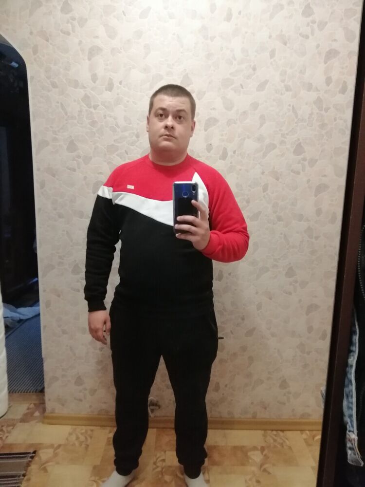  20227902  Denis, 33 ,    