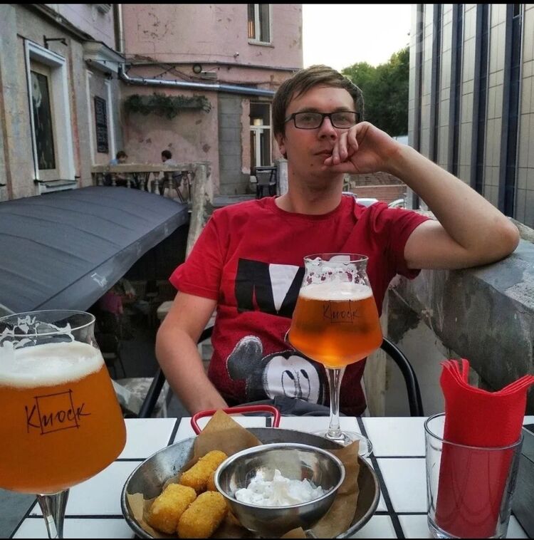 ���� 18821182 ������� Simon, 32 ����, ���� ���������� � �������-��-����