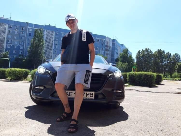  40224282  Dima, 42 ,    