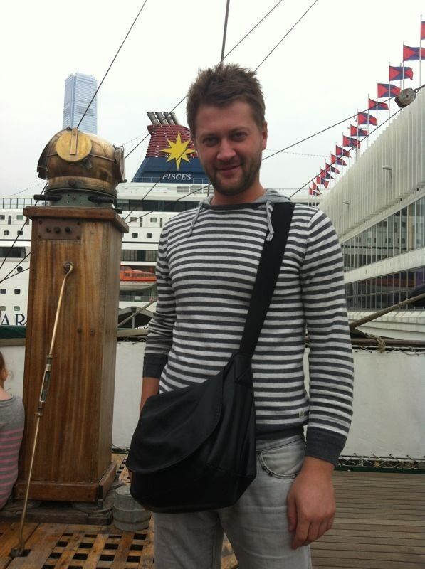  40104102  Sergey, 44 ,    