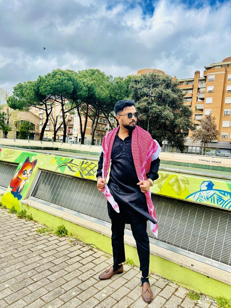  Castiglione del Lago,   Noyon, 30 ,   ,   