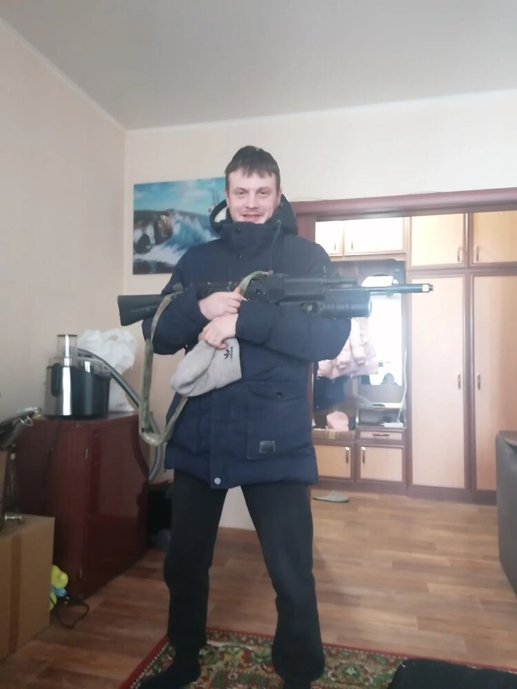  42825702  , 28 ,    