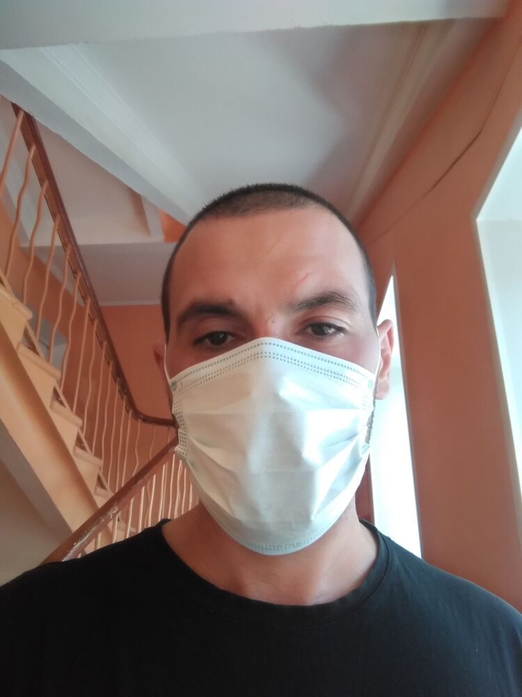  27500412  Denzz, 40 ,    