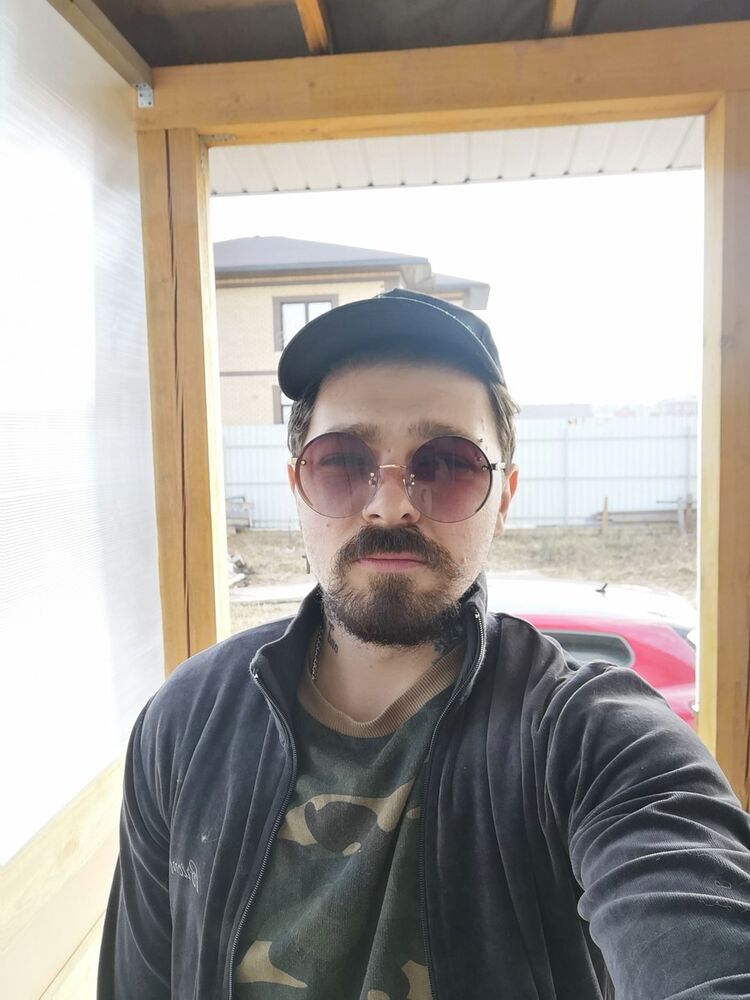  19898242  Alex, 31 ,    