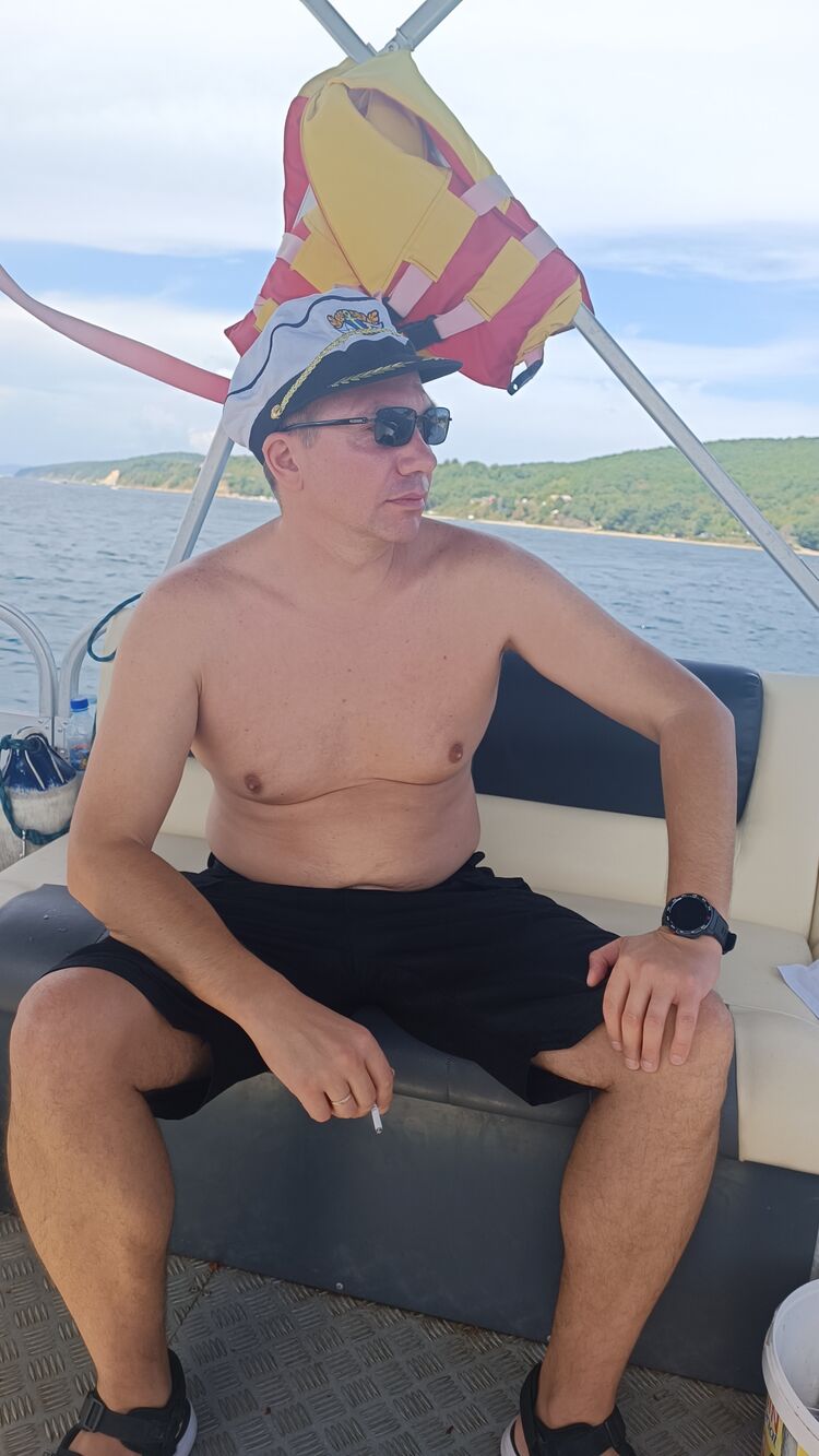  ,   Igor, 42 ,   , 