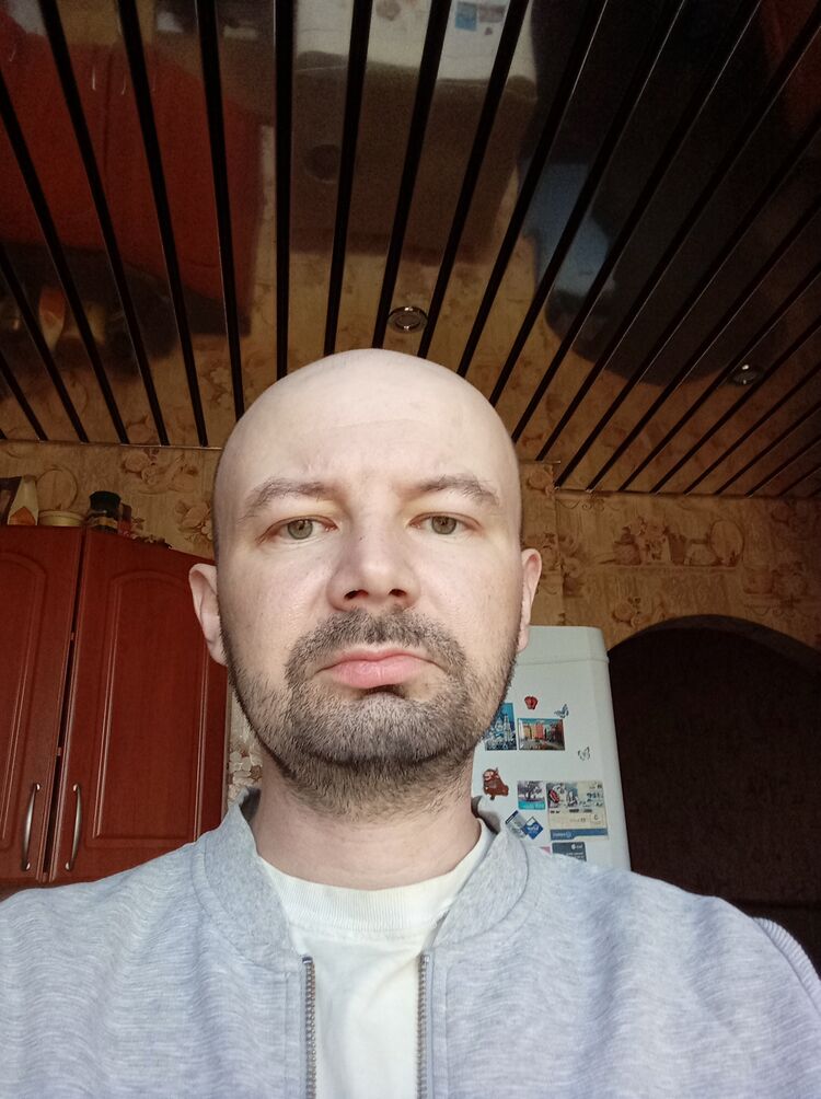  34501652  Vlad, 39 ,    