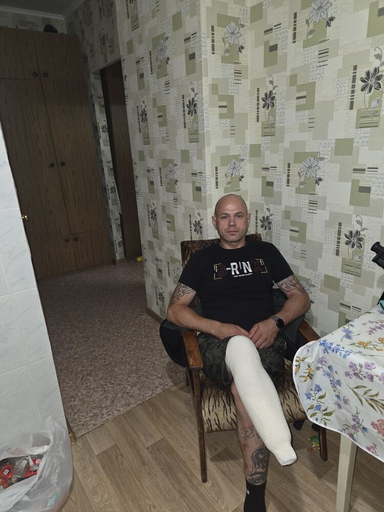  53111382  Pavel, 47 ,     