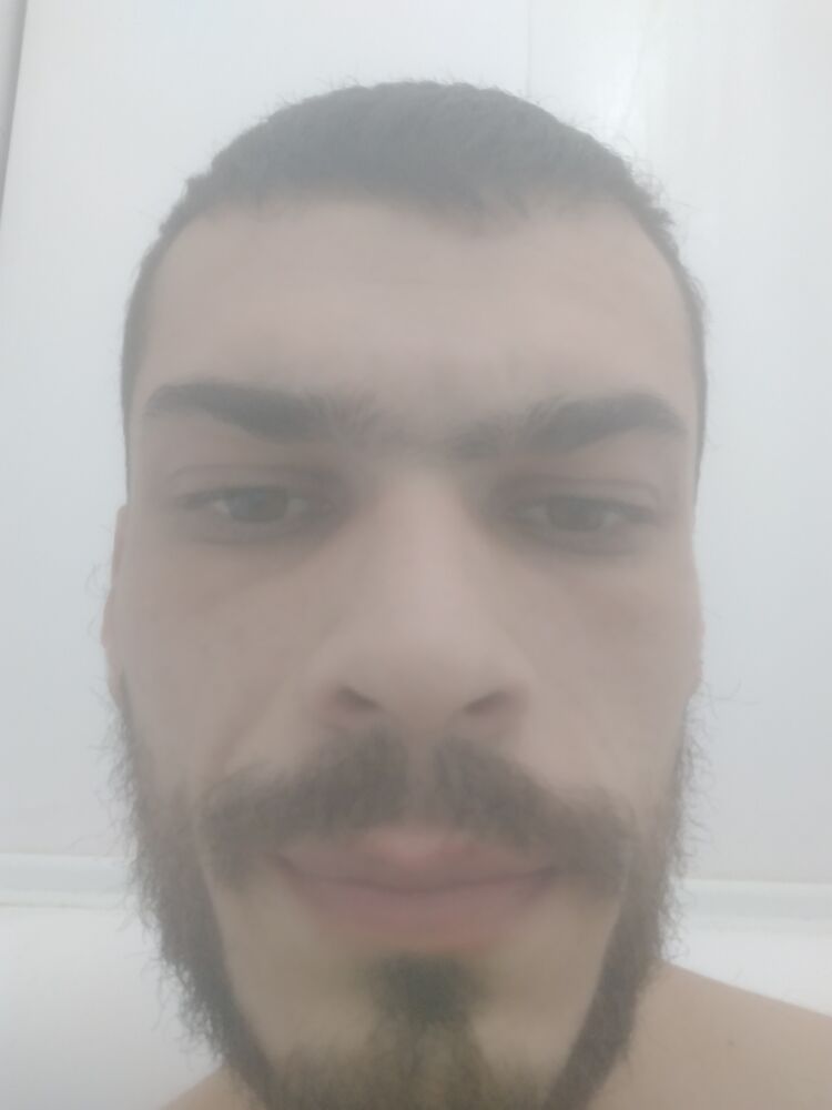  48047062  Robert, 28 ,    