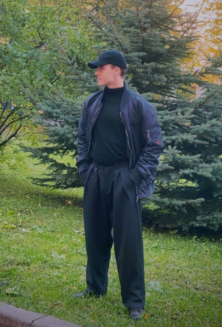  46920532  Ը, 20 ,    -