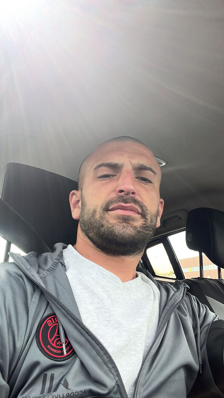  45217222  Ivan, 31 ,    Palais-Bourbon