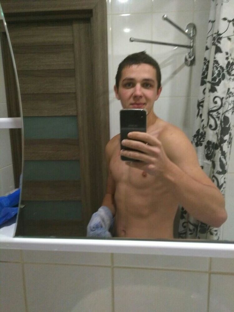  15313562  Aleksander, 28 ,    