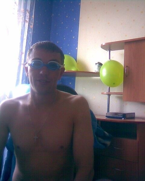  9803932  Xxx, 48 ,    