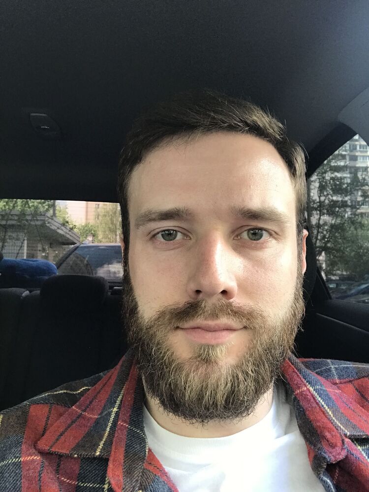  ,   Artem, 31 ,   
