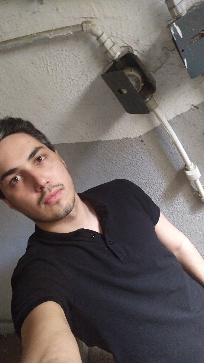  20583702  Luka, 33 ,    