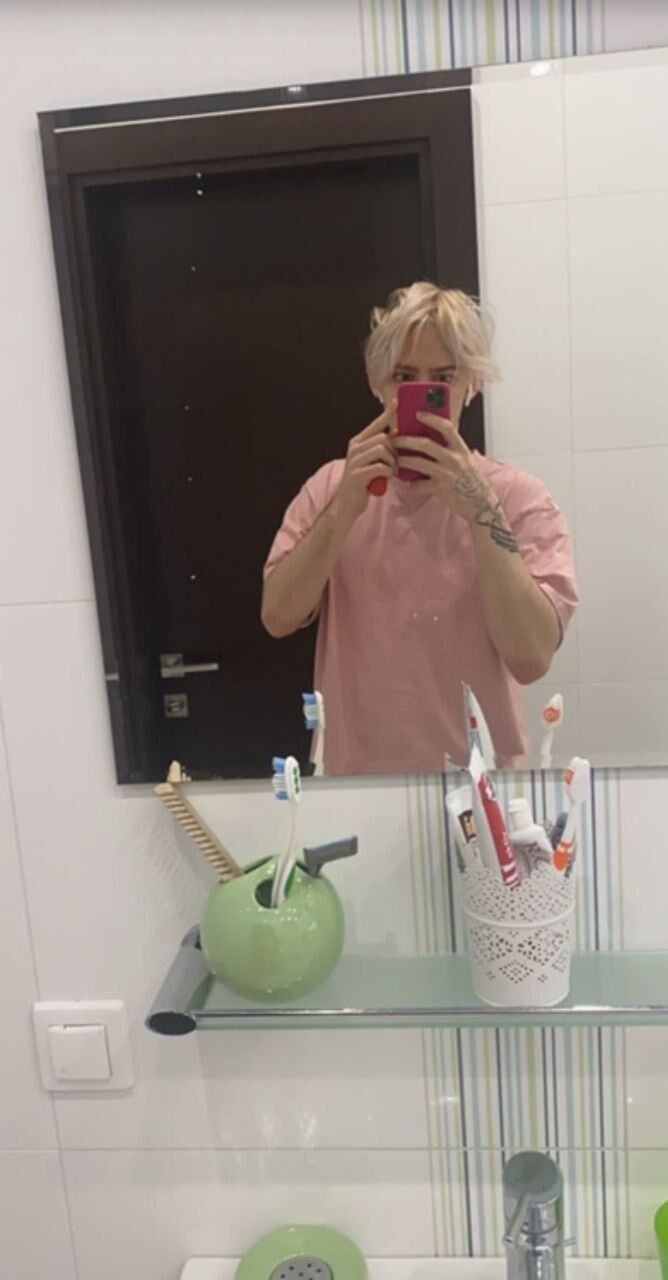  54099502  Makar, 21 ,    