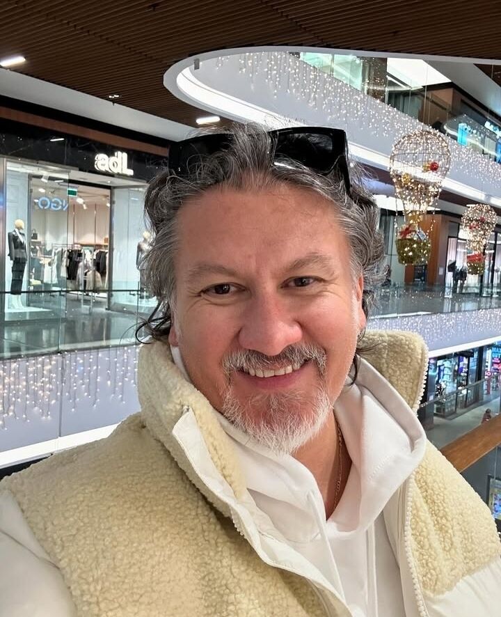  48697762  Kenneth, 59 ,    Abbots Langley