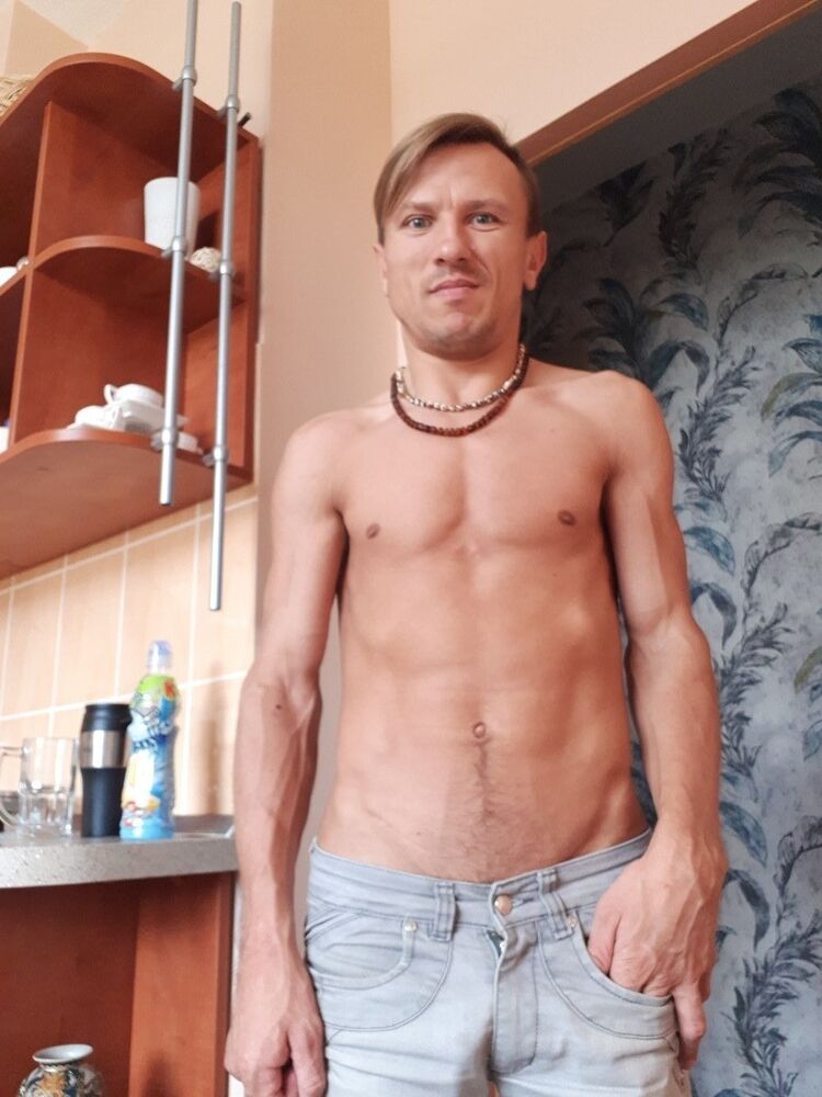  10245822   , 40 ,    