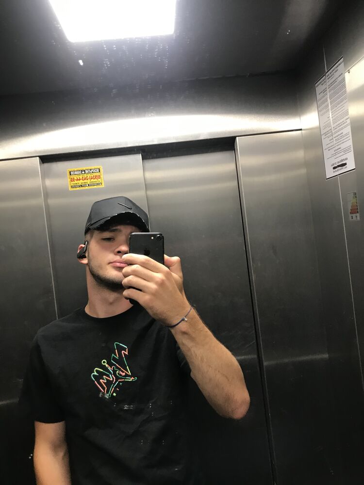  39862352  Artem, 23 ,    