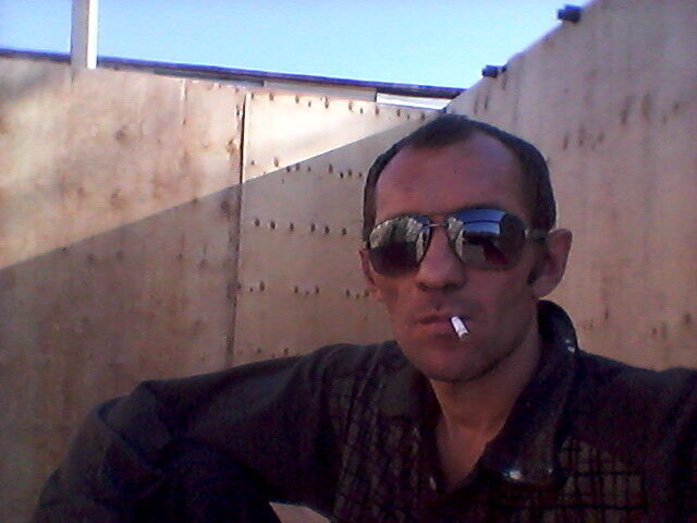  ,   Denis, 37 ,   ,   , c 