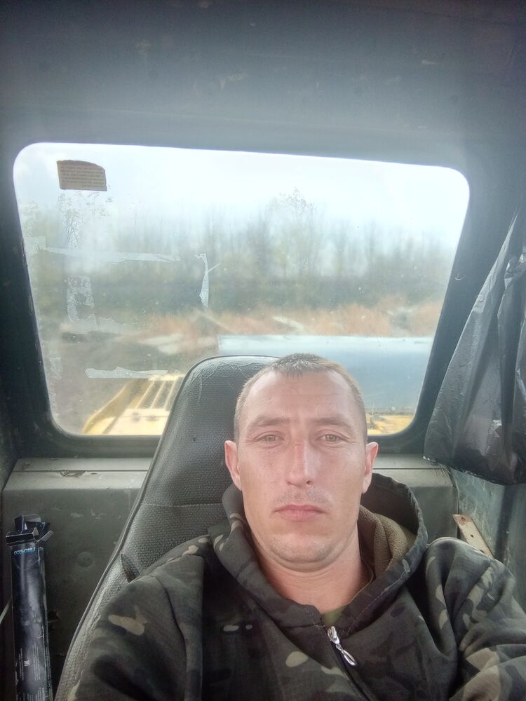  39051282  , 33 ,    