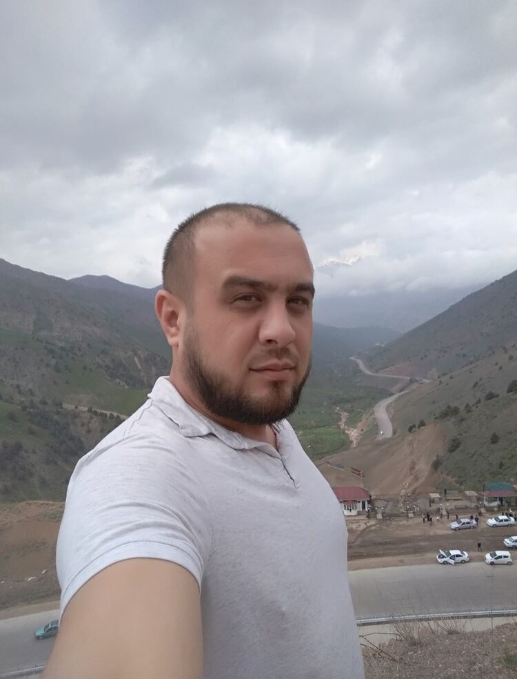  18395462  Artur, 40 ,    