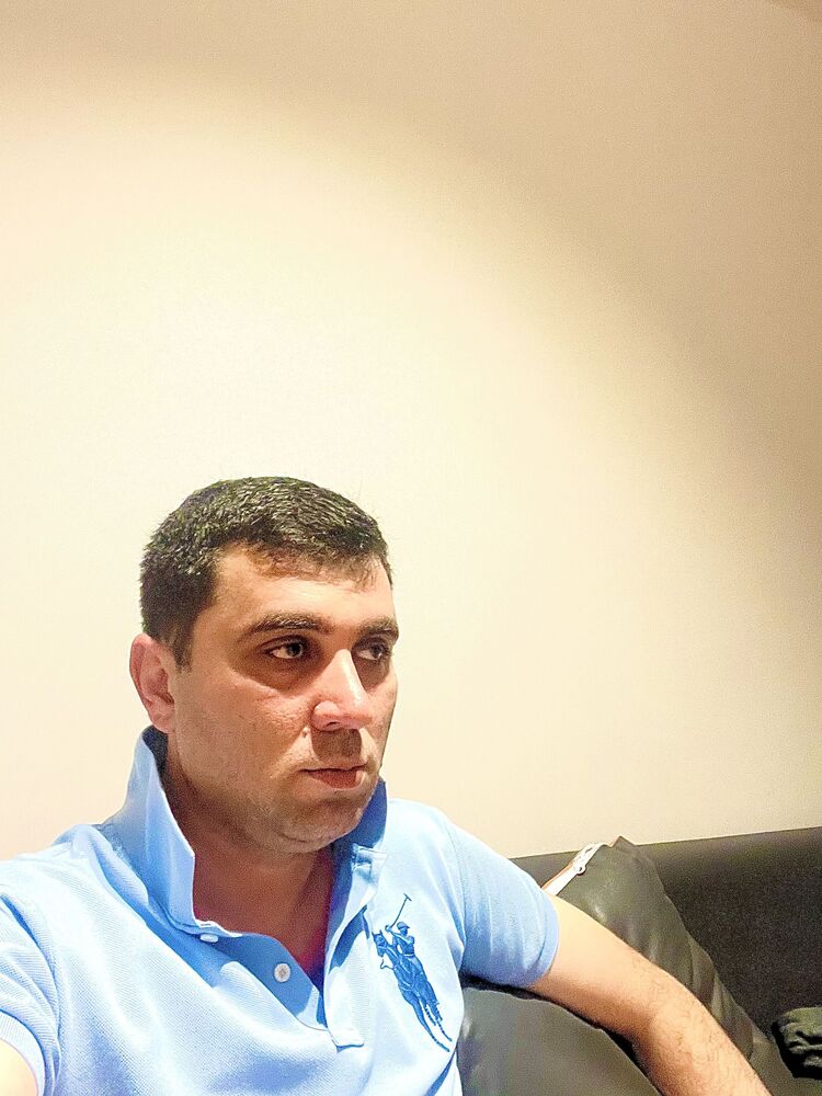  43248412  Nek, 39 ,    