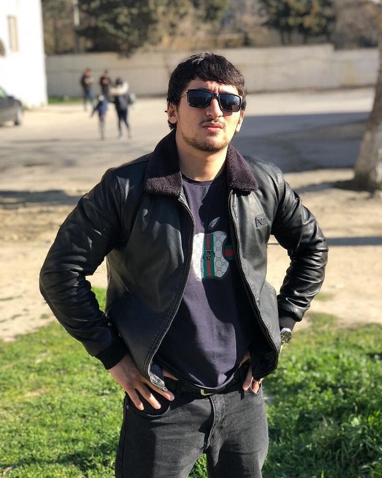  18121182  Rusik, 33 ,    