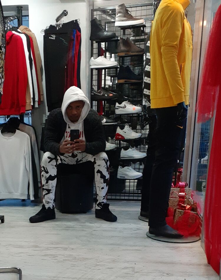  ,   Malone, 35 ,   ,   