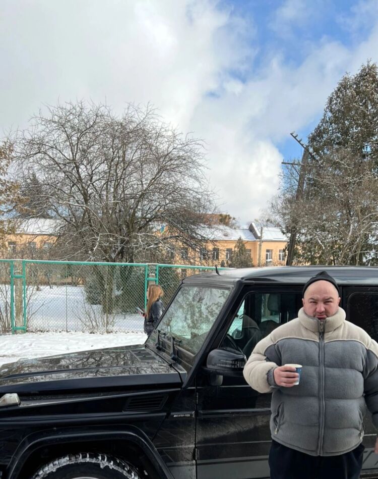  ,   Vlad, 25 ,  
