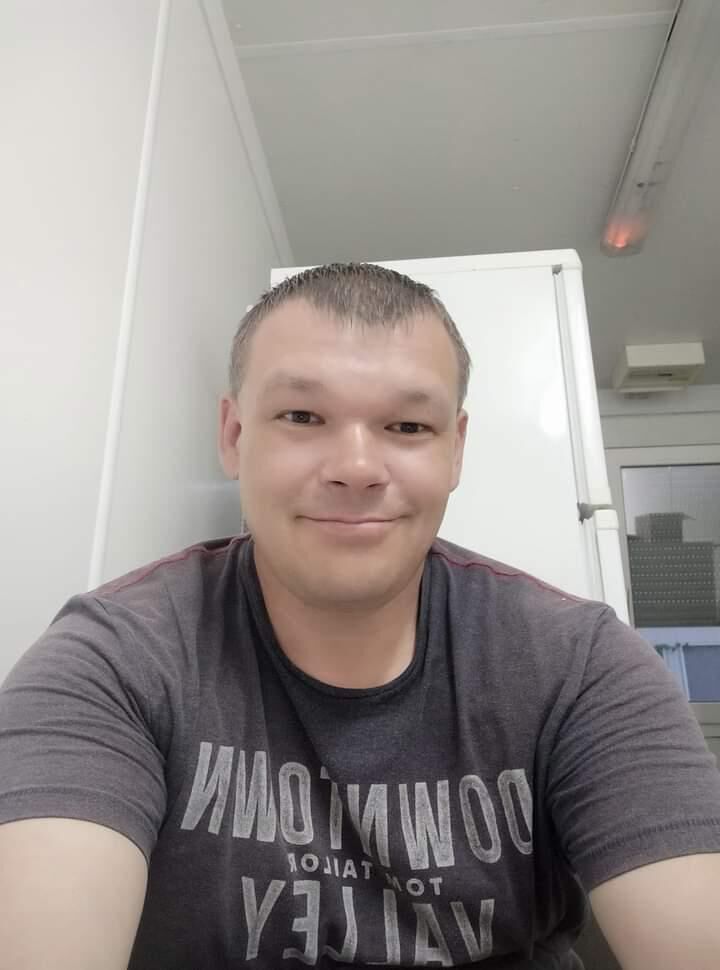  33570802  , 44 ,    