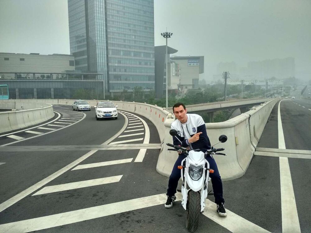  Qingdao,   DmanInt, 33 ,   ,   , c 