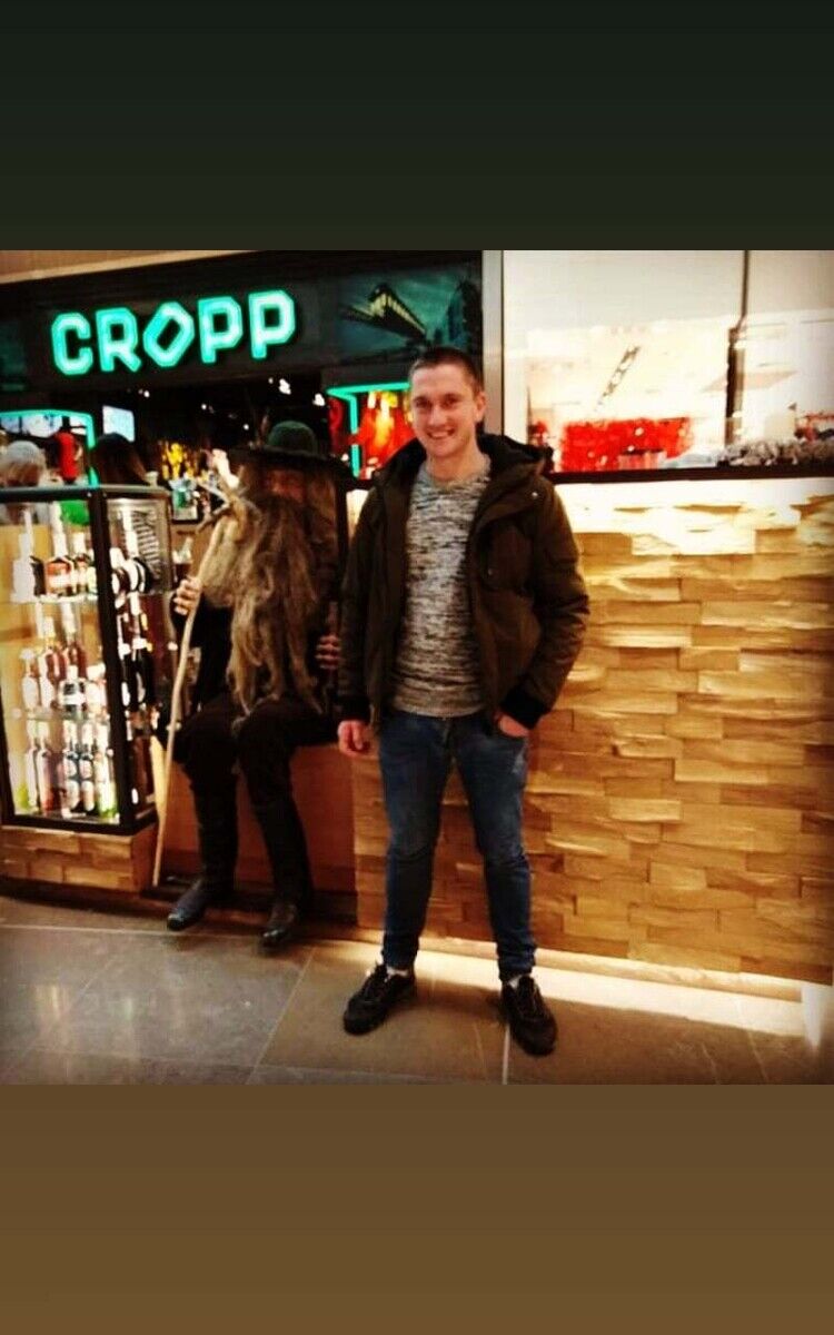  20733882  Orest, 31 ,    Praha