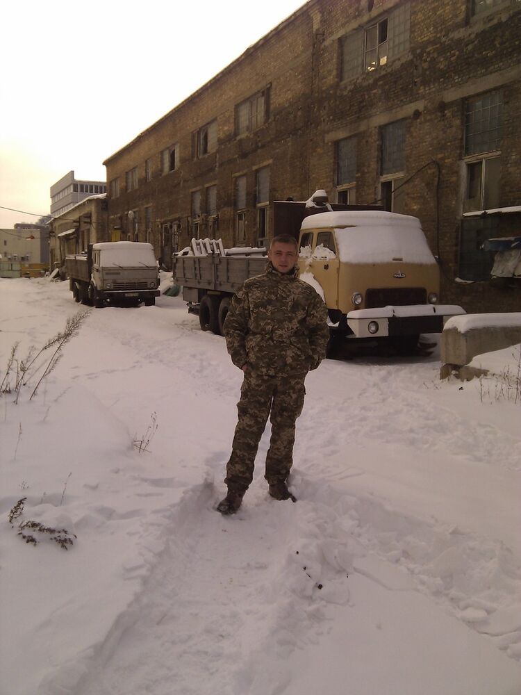  9851392  Nikolai, 38 ,    