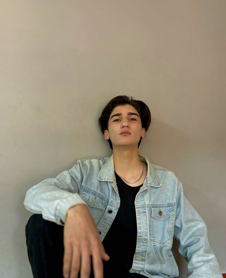  ,   Alex, 21 ,   ,   , 