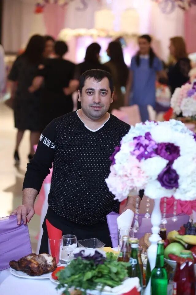  49999842  Seymur, 42 ,    Crawley