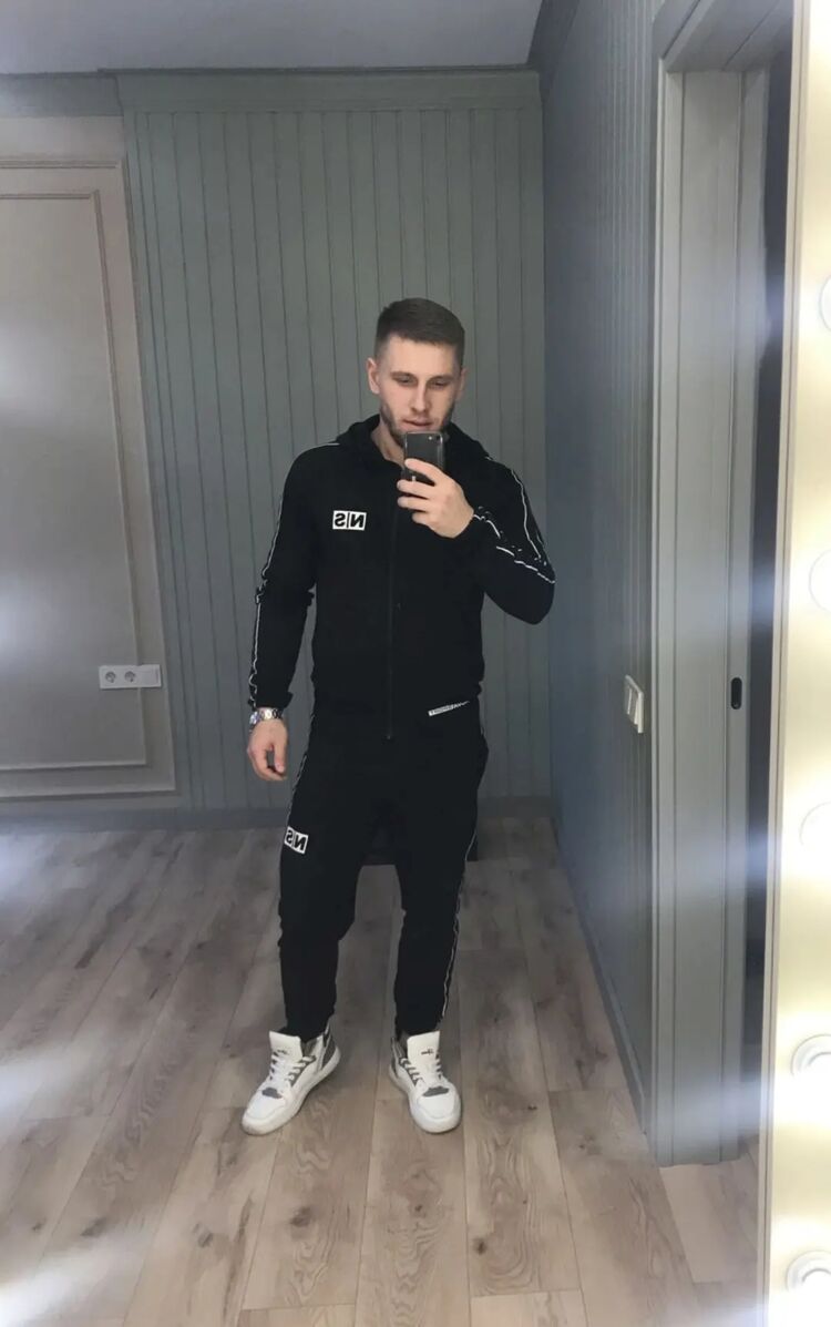  48408572  Stanislav, 28 ,    