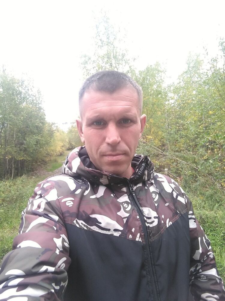  14678592  Viktor, 45 ,    