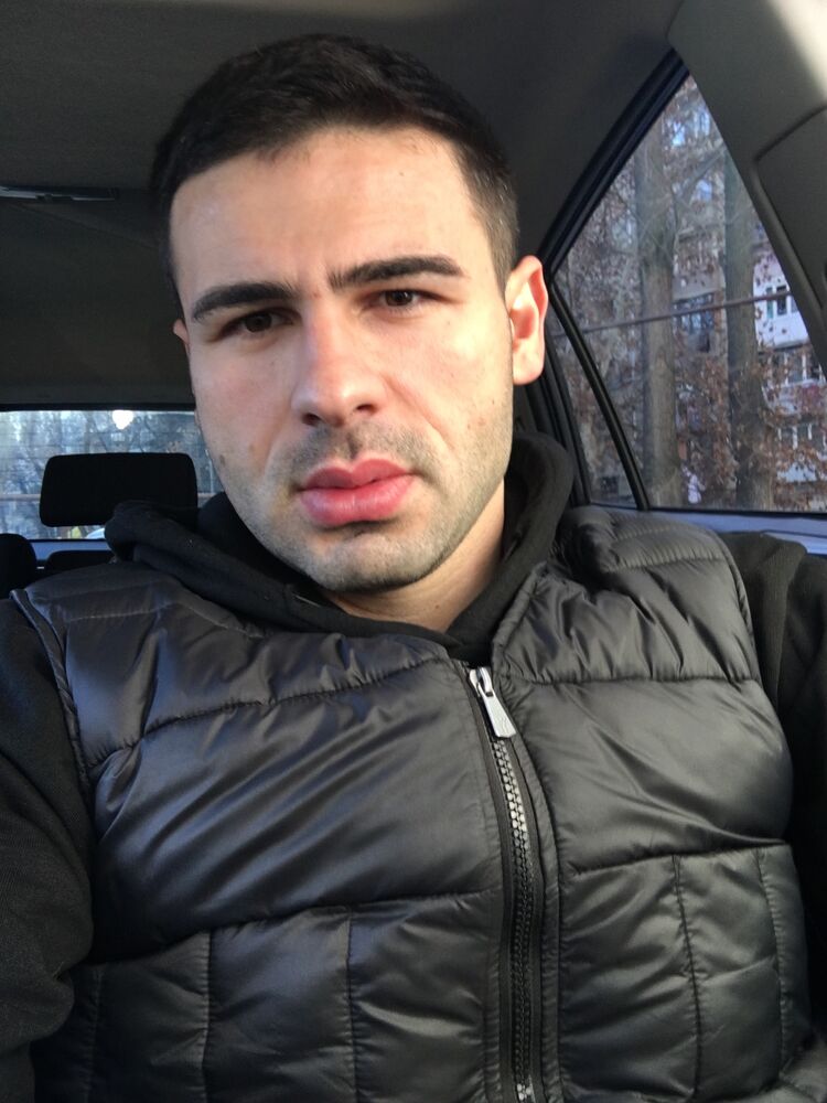  ,   Gio, 33 ,   ,   