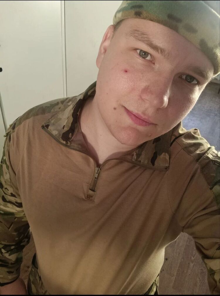  53983362  Vladislav, 26 ,    