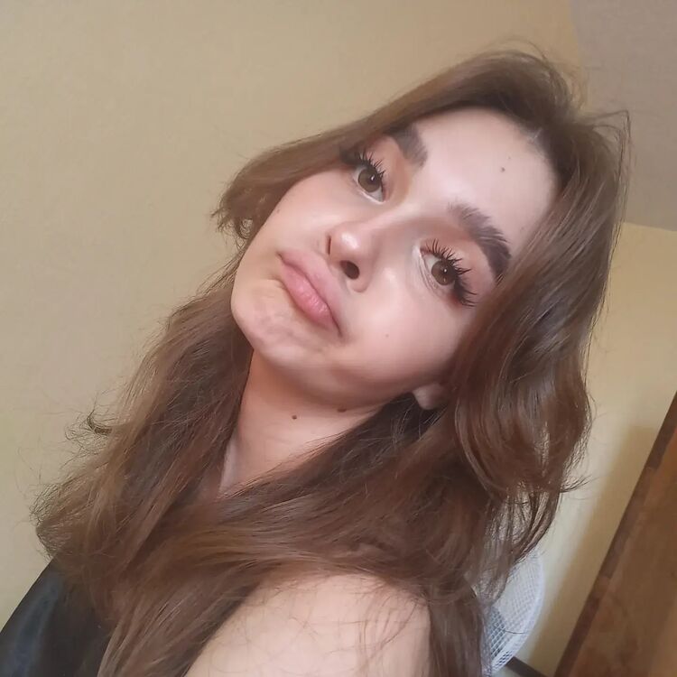  45248122  Alina, 19 ,    