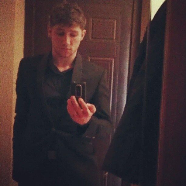  9718952  , 37 ,    -