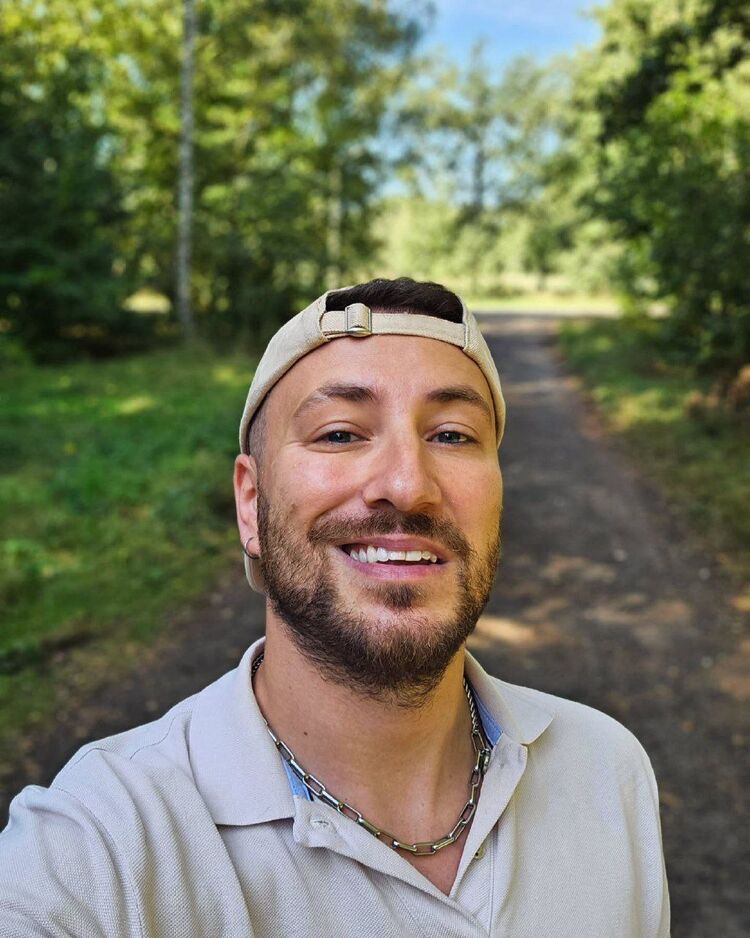  49439682  , 37 ,    -